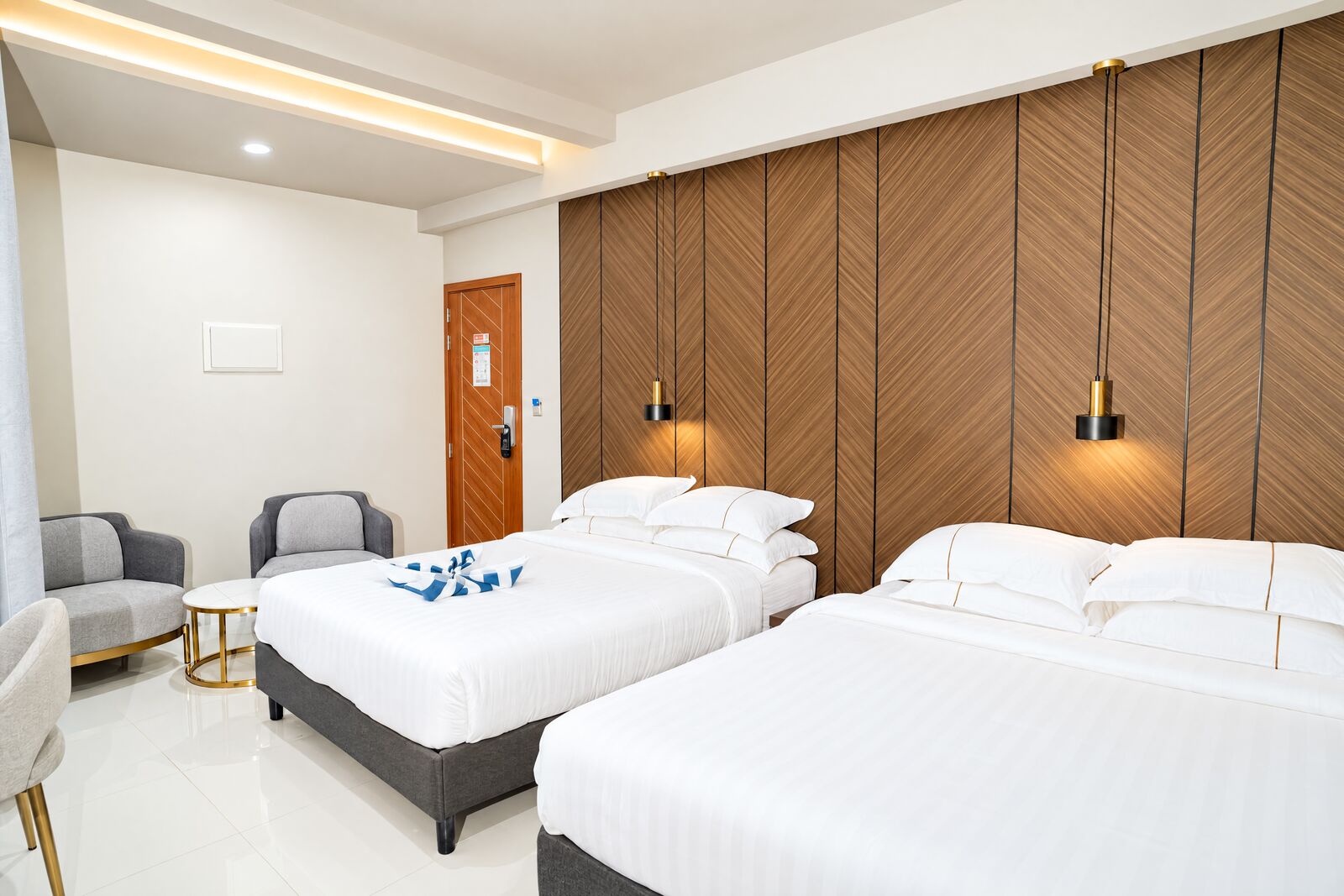 Deluxe Family Room